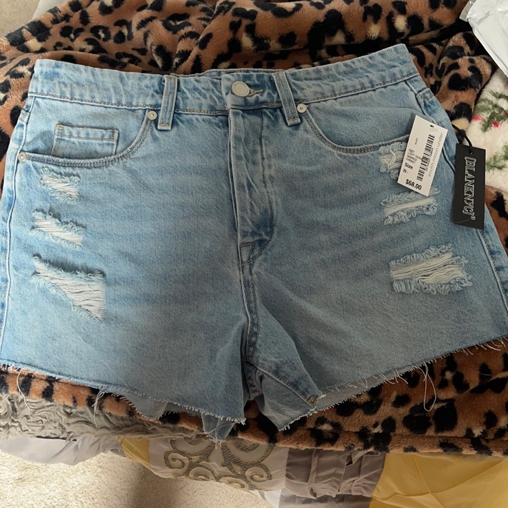 NWT - Blank NYC Barrow jean shorts